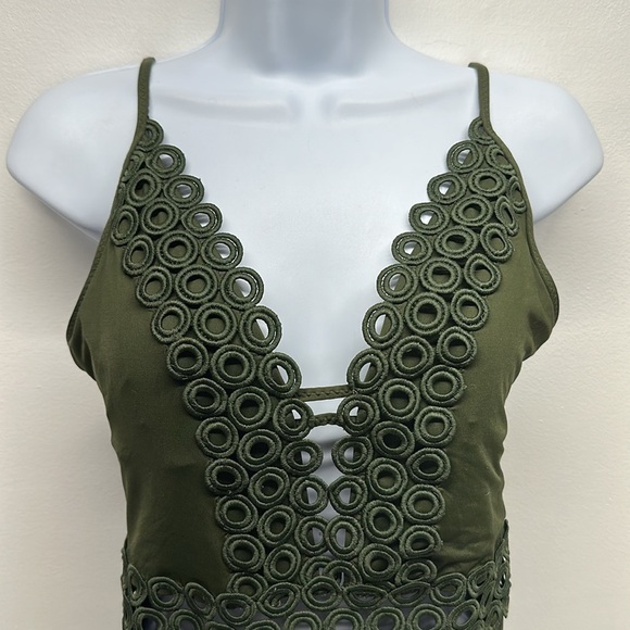 Becca Siren One Piece Swimsuit Bathing Suit Eyelet Boho Moss Green Size L Large - Picture 3 of 10